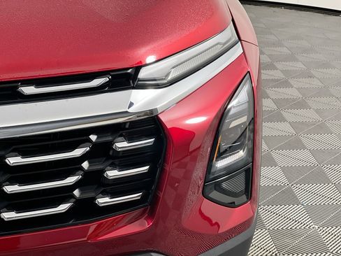 Used 2026 Chevrolet Equinox LT w/ Convenience Package II image 9