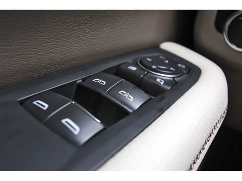 Used 2025 GMC Yukon XL Denali w/ Sun & Power Step Package image 21