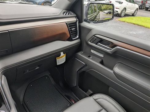 New 2025 GMC Sierra 1500 Denali image 17