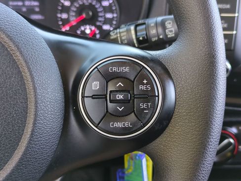 Certified 2021 Kia Soul S image 24