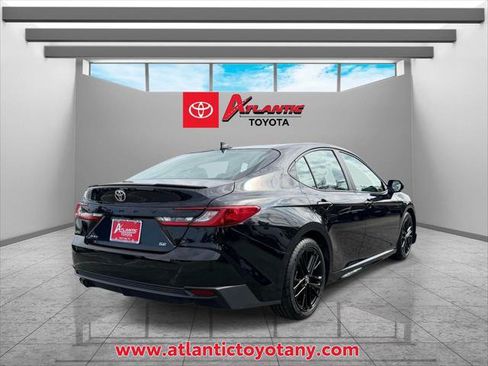 Certified 2025 Toyota Camry SE FWD image 6