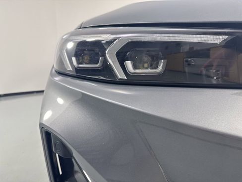 Certified 2024 BMW 330i xDrive Sedan w/ Premium Package AWD/4WD image 8