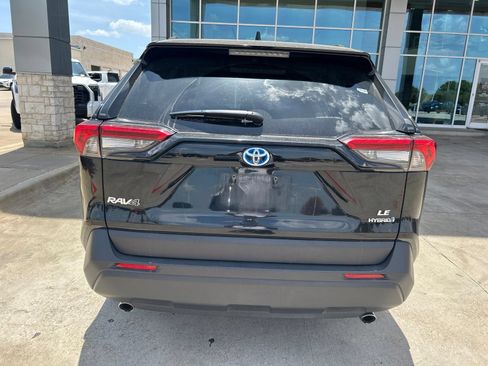 Used 2024 Toyota RAV4 LE AWD/4WD image 12