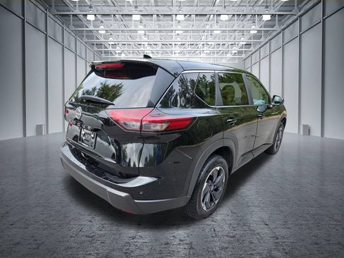 Certified 2025 Nissan Rogue SV FWD image 9