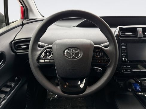 Used 2022 Toyota Prius LE image 12