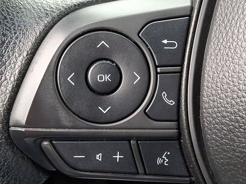 Used 2025 Toyota Corolla Cross AWD Hybrid image 20