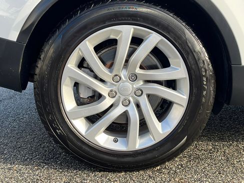 Used 2018 Land Rover Discovery HSE image 35