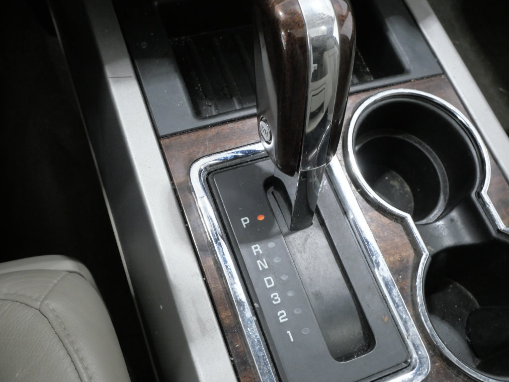 Used 2010 Ford Expedition Limited AWD/4WD image 25