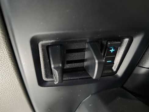 Used 2018 Ford F150 XL w/ Equipment Group 101A Mid AWD/4WD image 14