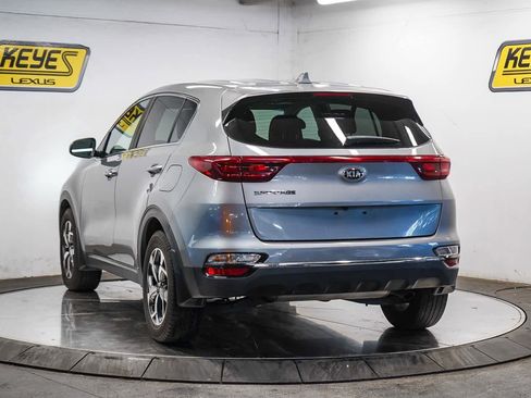 Used 2022 Kia Sportage LX image 2