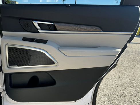 Used 2022 Kia Telluride SX w/ Nightfall Edition Package image 17