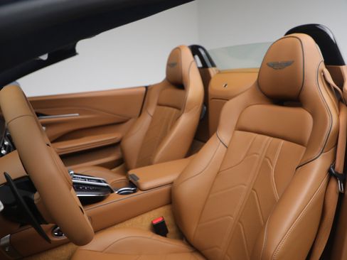 New 2026 Aston Martin V8 Vantage Roadster RWD image 25