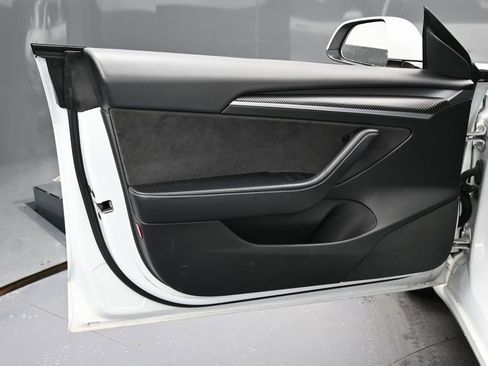 Used 2022 Tesla Model 3 Standard Range image 43