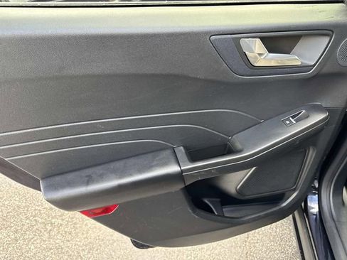 Certified 2021 Ford Escape Titanium image 24