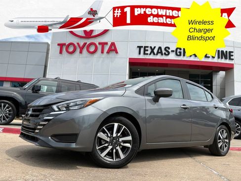 Used 2025 Nissan Versa SV FWD image 1