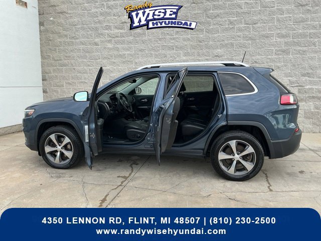 Used 2019 Jeep Cherokee Limited AWD/4WD image 11
