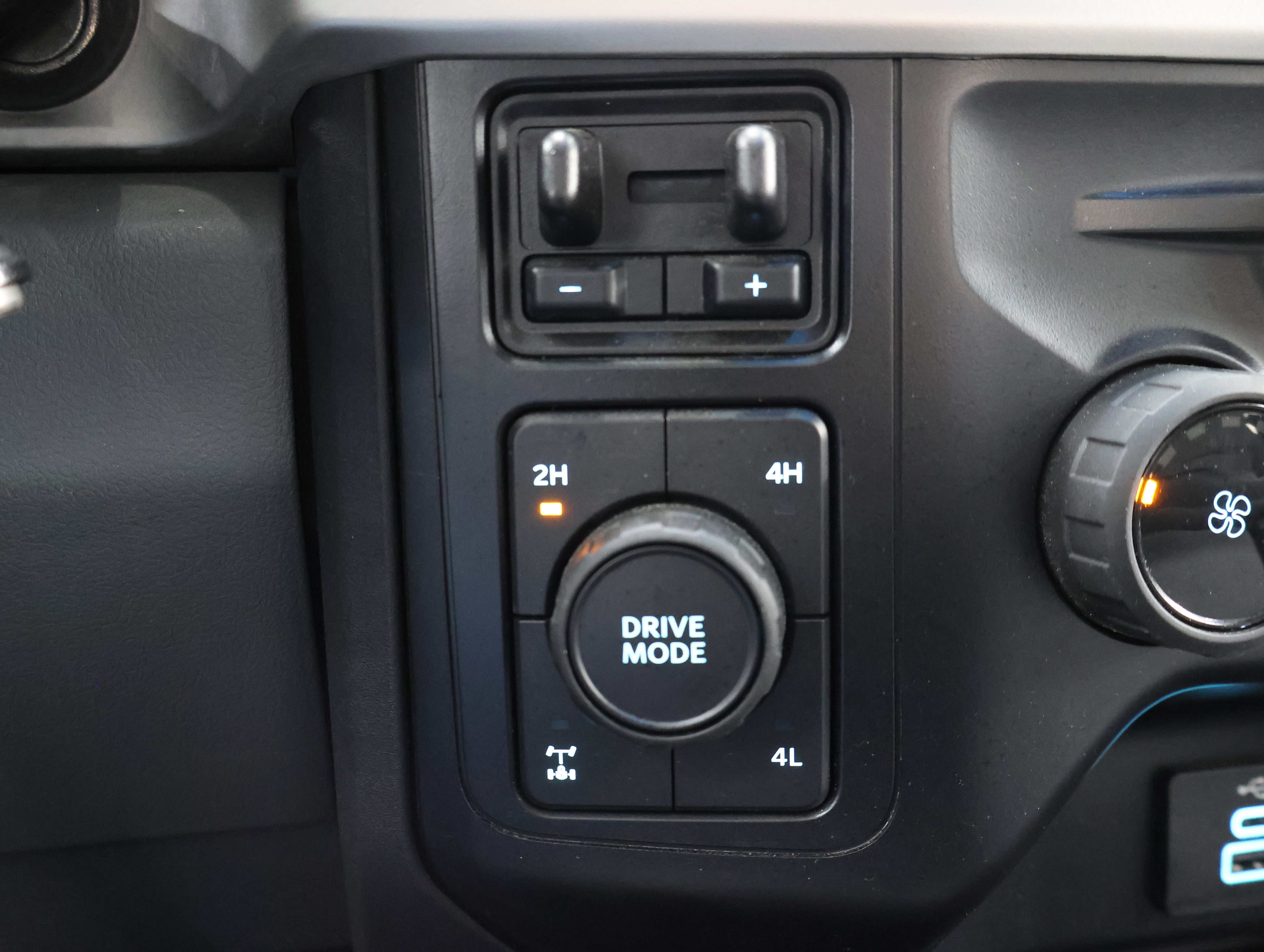 Used 2024 Ford F250 XL w/ STX Appearance Package AWD/4WD image 48