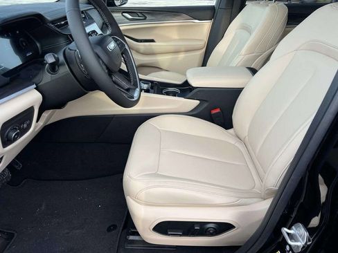 New 2026 Jeep Grand Cherokee L Limited image 9