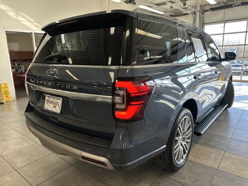 Used 2022 Ford Expedition Platinum image 14