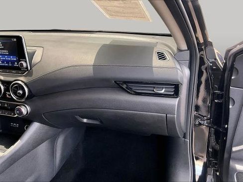 Certified 2023 Nissan Sentra SV FWD image 18