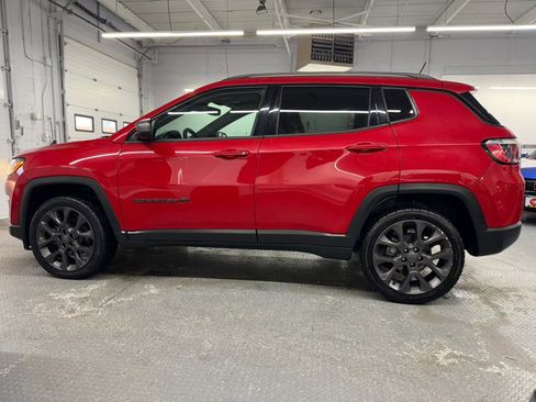 Used 2021 Jeep Compass Latitude w/ Sun and Sound Group image 12