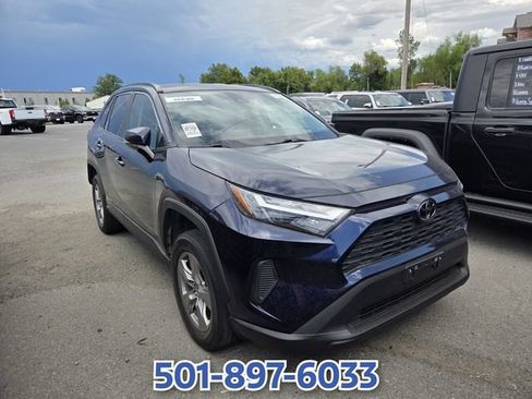 Used 2022 Toyota RAV4 XLE AWD/4WD image 2