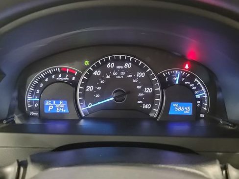 Used 2012 Toyota Camry LE FWD image 19