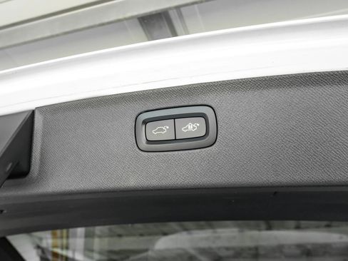 Used 2020 Volvo XC90 T5 Momentum w/ Protection Package Premier FWD image 45