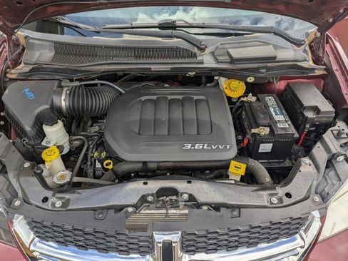 Used 2018 Dodge Grand Caravan SE w/ UConnect Hands-Free Group FWD image 23