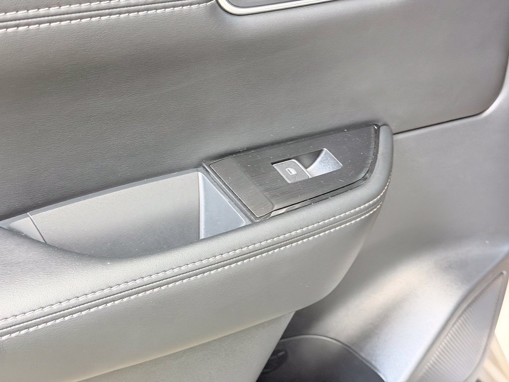 Used 2023 Nissan Rogue Platinum w/ Platinum Premium Package AWD/4WD image 19