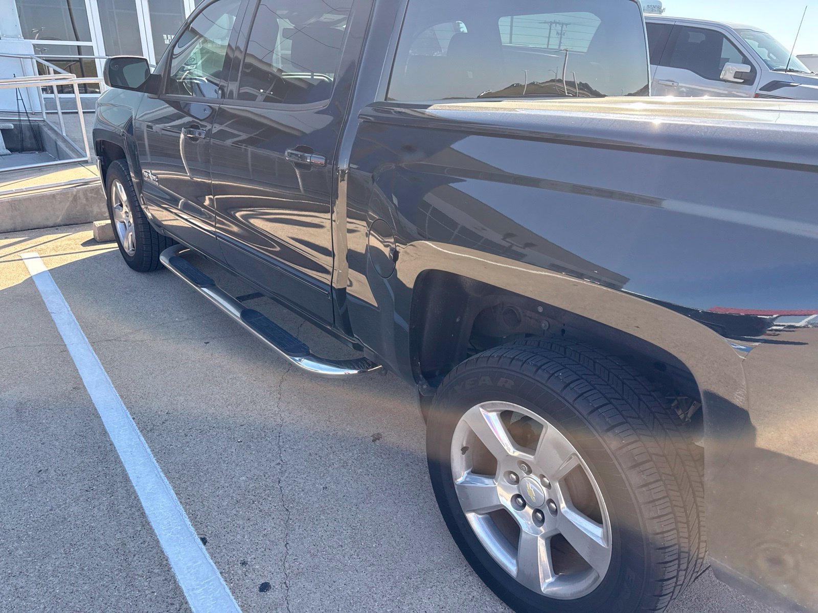 Used 2017 Chevrolet Silverado 1500 LT w/ Texas Edition RWD image 9