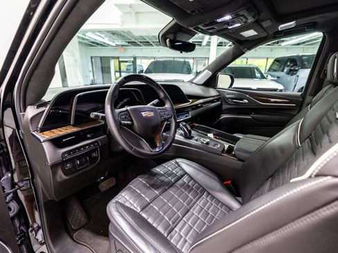 Used 2023 Cadillac Escalade Sport Platinum w/ LPO, ONYX Package AWD/4WD image 42