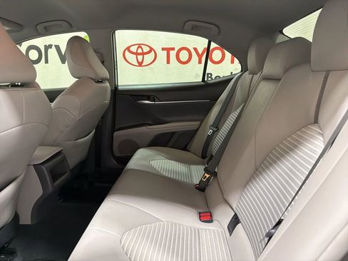 Used 2023 Toyota Camry SE image 20