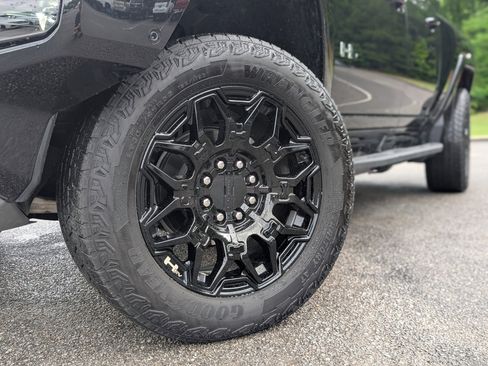 Used 2025 GMC Hummer EV 2X AWD/4WD image 35