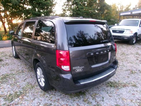 Used 2019 Dodge Grand Caravan SXT FWD image 5
