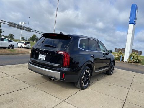 Used 2025 Kia Telluride S FWD image 12