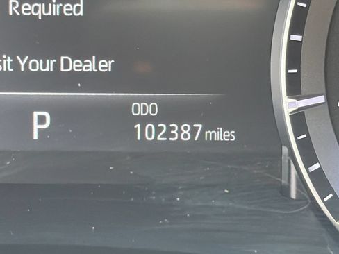 Used 2020 Toyota Highlander Platinum FWD image 28