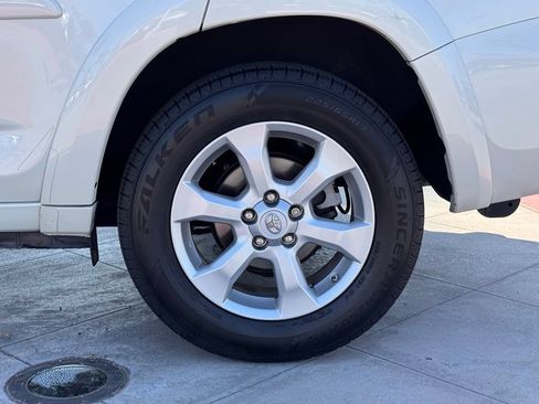 Used 2010 Toyota RAV4 Limited FWD image 10
