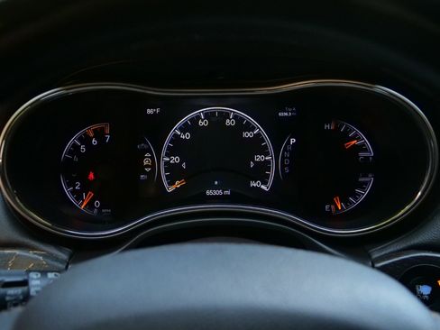 Used 2014 Jeep Grand Cherokee Summit AWD/4WD image 10