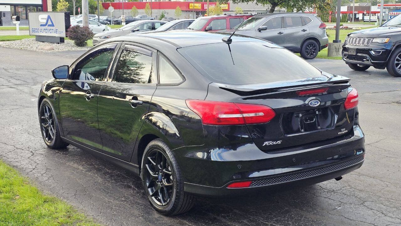 Used 2016 Ford Focus SE w/ Equipment Group 201A FWD image 4