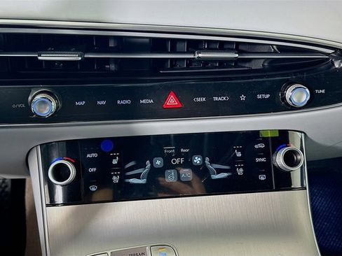 New 2026 Genesis GV70 2.5T Advanced image 14