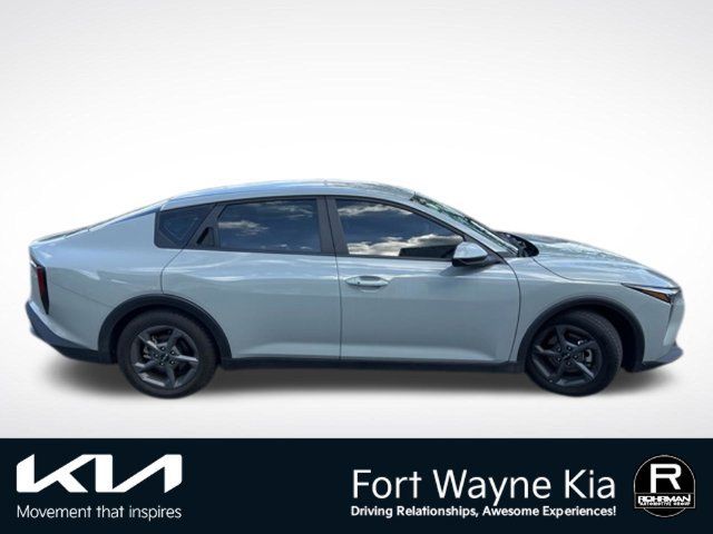 Used 2025 Kia K4 FWD image 6