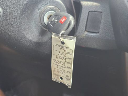 Used 2016 Toyota RAV4 LE FWD image 29