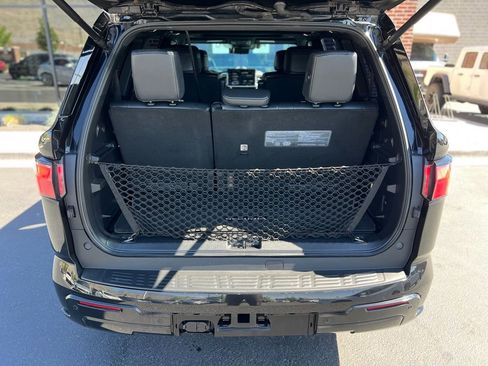 Used 2023 Toyota Sequoia Platinum AWD/4WD image 33