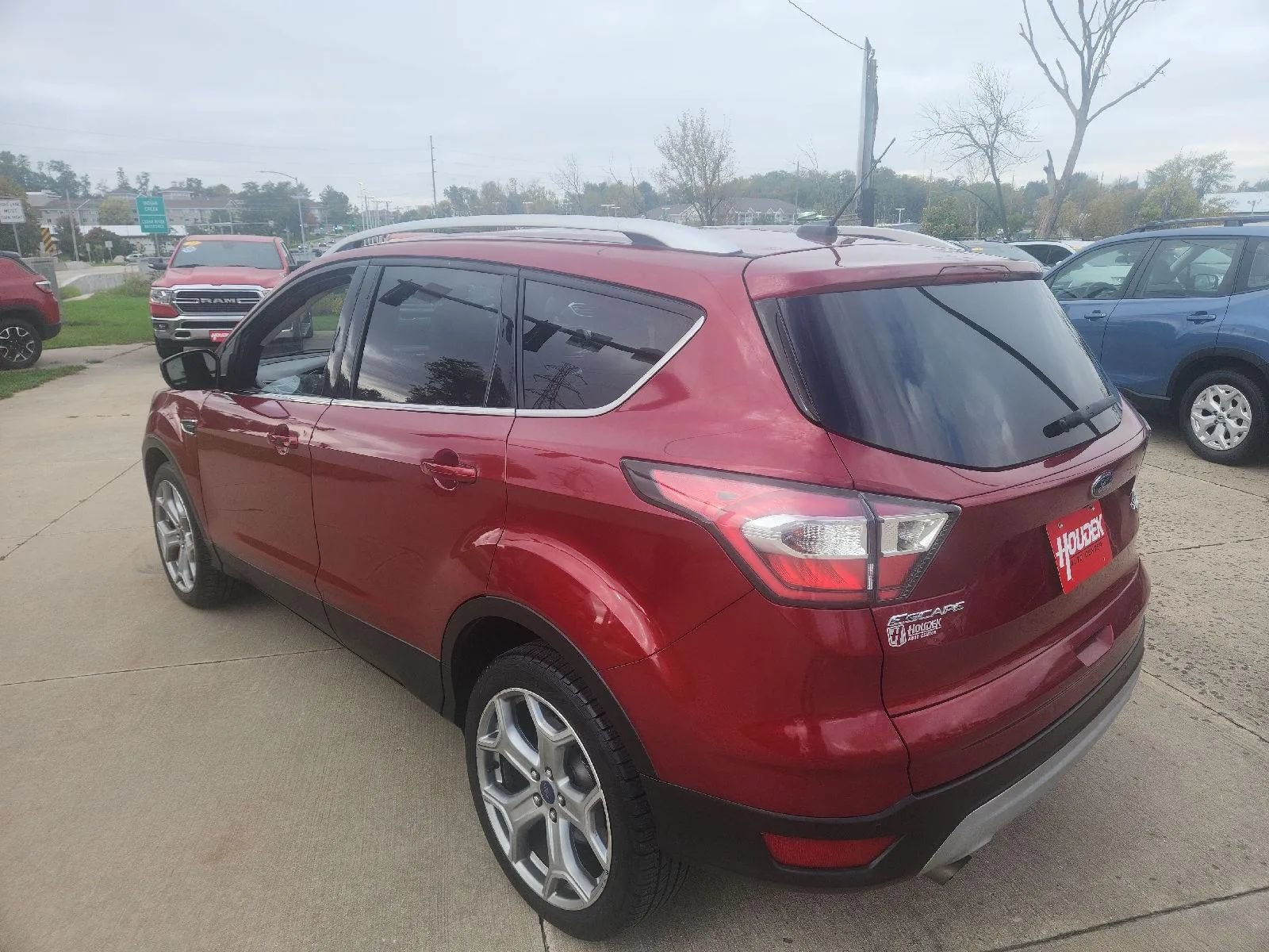 Used 2017 Ford Escape Titanium AWD/4WD image 7