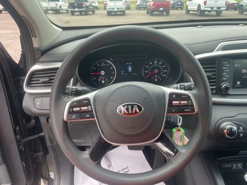 Used 2020 Kia Sorento L FWD image 27