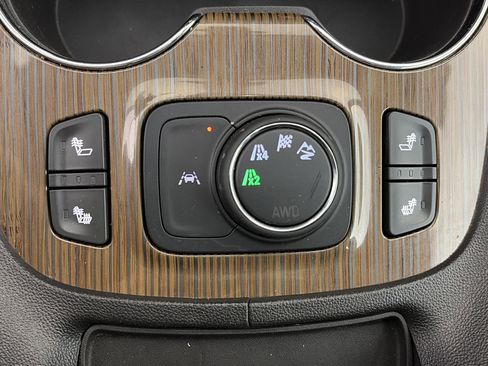 Certified 2023 GMC Acadia SLE w/ Driver Convenience Package image 34