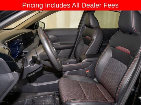 Certified 2025 Nissan Kicks SR AWD/4WD image 10