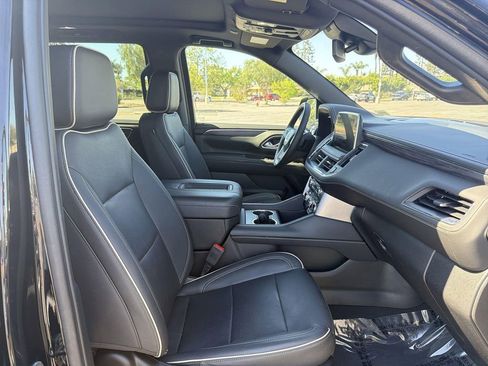 Used 2023 GMC Yukon SLT w/ SLT Premium Package image 33