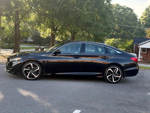 Used 2019 Honda Accord Sport image 3